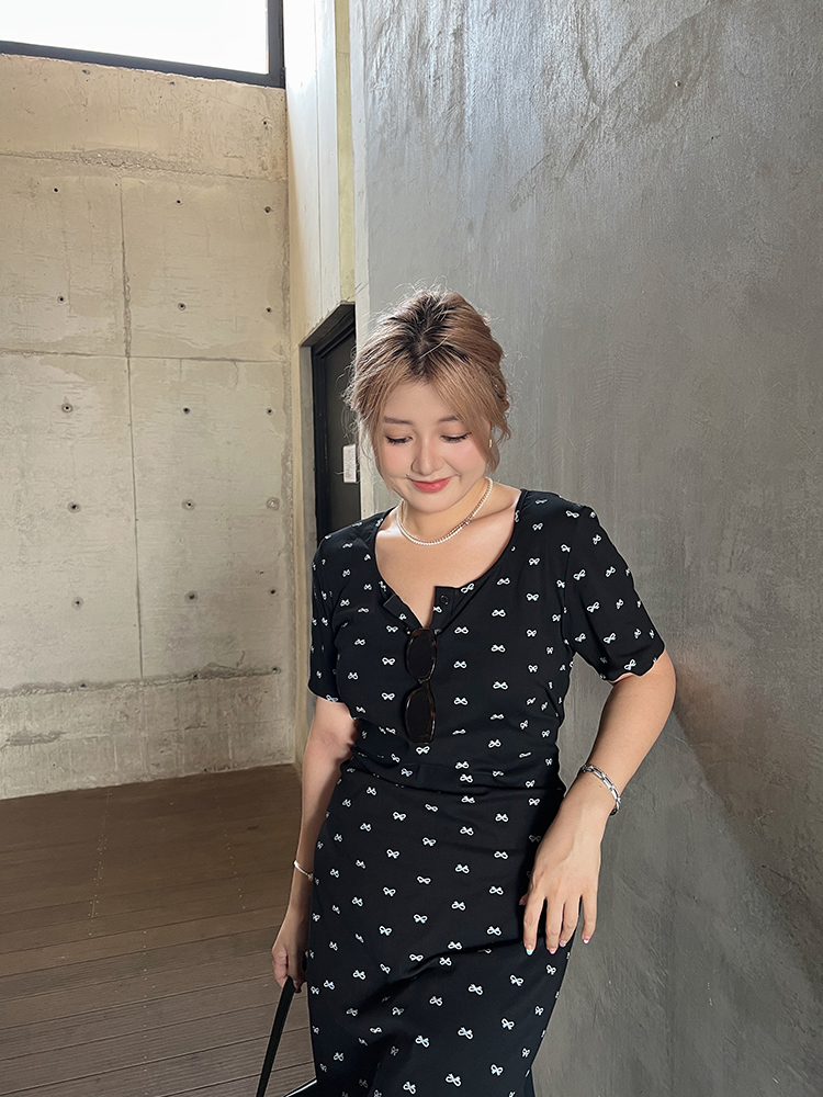 Plus Size Two-Color Bowknot Polka Dot Ruffled Long Bodycon Dress - Sweet and Spicy Pleated Style for Chic 90s Vibes Plus Size Two-Color Bowknot Polka Dot Ruffled Long Bodycon Dress - Sweet and Spicy Pleated Style for Chic 90s Vibes