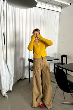 Plus Size Vintage American High Waist Wide Leg Jeans for Women, Autumn Winter Leaf Yellow Flared Workwear Pants