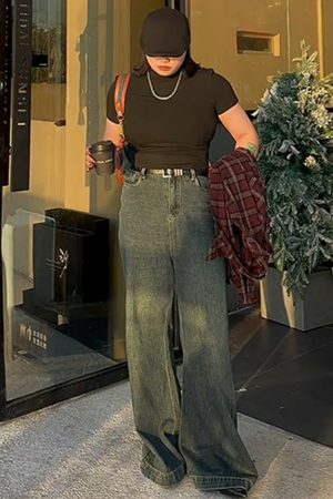 Plus Size Vintage French Style Slimming Black Half-High Neck Short Sleeve Top - Trendy Summer T-Shirt for Women