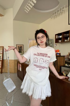 Plus-Size White Ballet-Style Cake Skirt with Sweetheart Doll Design, Flattering Puffy Cut for a Chic Look