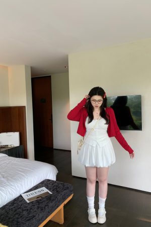 Plus Size White Floral Bud Puffy Half Skirt - Slimming Cloud Alice Style Short Skirt for a Chic 90s Y2K Look