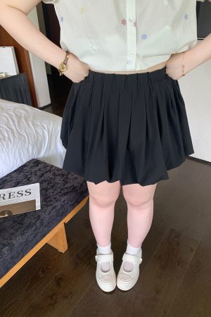 Plus Size White Floral Bud Puffy Half Skirt - Slimming Cloud Alice Style Short Skirt for a Chic 90s Y2K Look