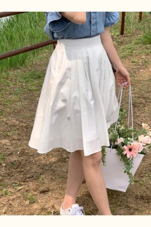 Plus-Size White High-Waisted A-Line Half Skirt for Pear-Shaped Women, Summer Mid-Length Style for Curvy Figures and Thick Thighs