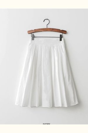 Plus-Size White High-Waisted A-Line Half Skirt for Pear-Shaped Women, Summer Mid-Length Style for Curvy Figures and Thick Thighs