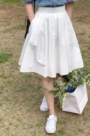 Plus-Size White High-Waisted A-Line Half Skirt for Pear-Shaped Women, Summer Mid-Length Style for Curvy Figures and Thick Thighs