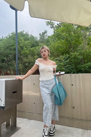 Plus Size White Lace Trim Tank Top for Women, Stylish Sweet and Spicy Short Top, Perfect for Y2K and 90s Inspired Looks