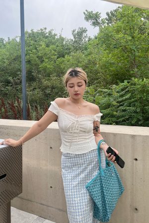 Plus Size White Lace Trim Tank Top for Women, Stylish Sweet and Spicy Short Top, Perfect for Y2K and 90s Inspired Looks