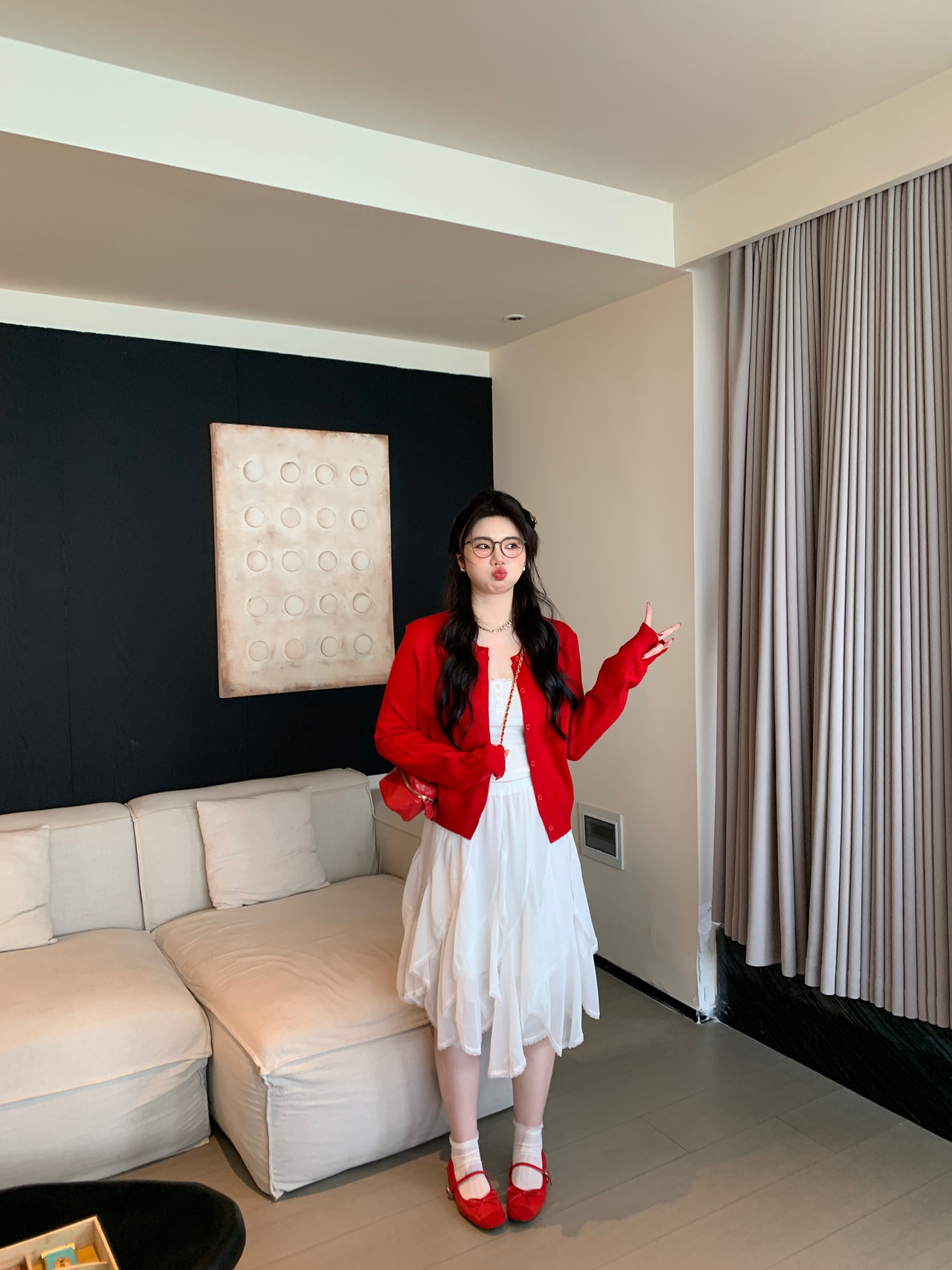 Plus-Size White Layered Chiffon Mesh Skirt, Irregular Hem, Manga-Style Sweet Bean Design, Trendy Korean Fashion Plus-Size White Layered Chiffon Mesh Skirt, Irregular Hem, Manga-Style Sweet Bean Design, Trendy Korean Fashion