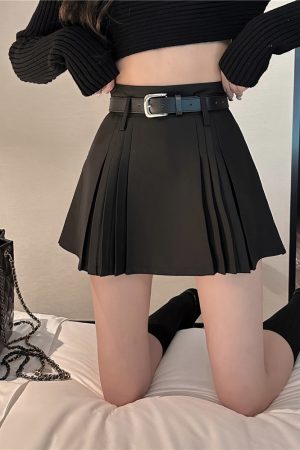 Plus-Size White Pleated A-Line Midi Skirt for Women - 2025 Summer Slimming High-Waisted Short Skirt, Trendy Fashion Essential