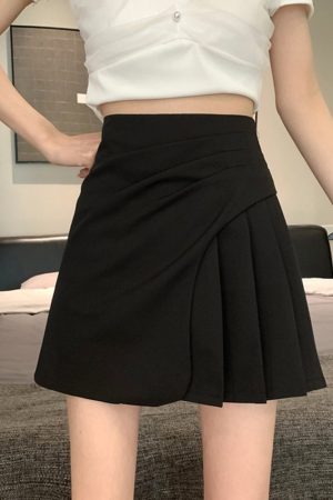 Plus Size White Pleated Mini Skirt for Women, Summer Irregular High Waist A-Line Bodycon in Slimming Wrinkled Style