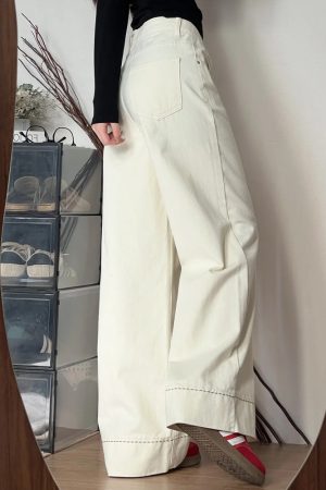 Plus-Size White Wide-Leg Jeans for Pear-Shaped Figures, Slimming Loose BF Style, Trendy 2025 Fashion