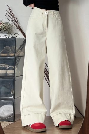 Plus-Size White Wide-Leg Jeans for Pear-Shaped Figures, Slimming Loose BF Style, Trendy 2025 Fashion