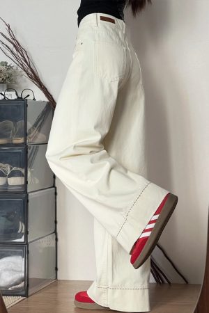 Plus-Size White Wide-Leg Jeans for Pear-Shaped Figures, Slimming Loose BF Style, Trendy 2025 Fashion