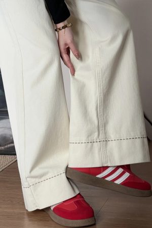 Plus-Size White Wide-Leg Jeans for Pear-Shaped Figures, Slimming Loose BF Style, Trendy 2025 Fashion