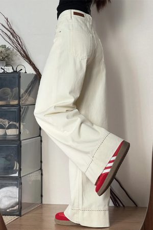 Plus-Size White Wide-Leg Jeans for Pear-Shaped Figures, Slimming Loose BF Style, Trendy 2025 Fashion