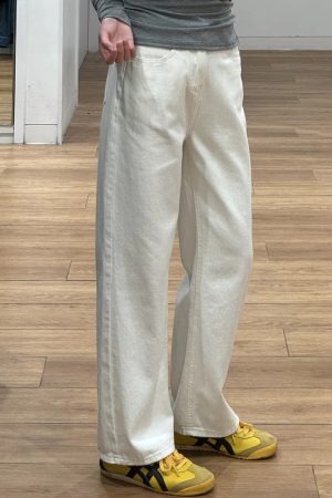 Plus Size Wide-Leg Straight-Leg Jeans for Women - White Loose Fit, Perfect for Pear-Shaped Bodies with Thick Legs and Wide Hips