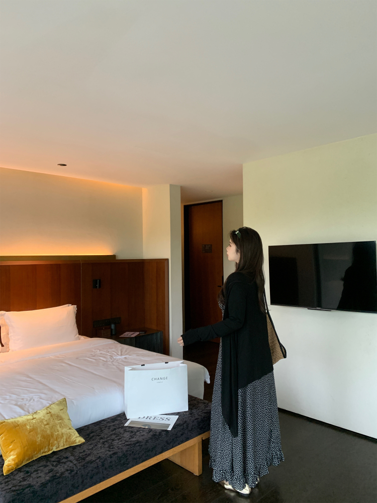 Plus Size Windbreaker Cardigan with Irregular Hem and Shawl Collar - Sun Protection, Stylish and Comfortable Outerwear Plus Size Windbreaker Cardigan with Irregular Hem and Shawl Collar - Sun Protection, Stylish and Comfortable Outerwear