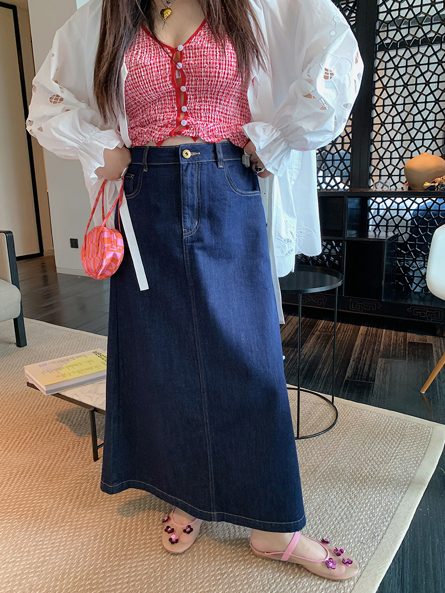 Plus-Size Women's A-Style Mid-Length Skirt & Straight-Leg Jeans - Spring/Summer 2025 Fashion Essentials Plus-Size Women's A-Style Mid-Length Skirt & Straight-Leg Jeans - Spring/Summer 2025 Fashion Essentials