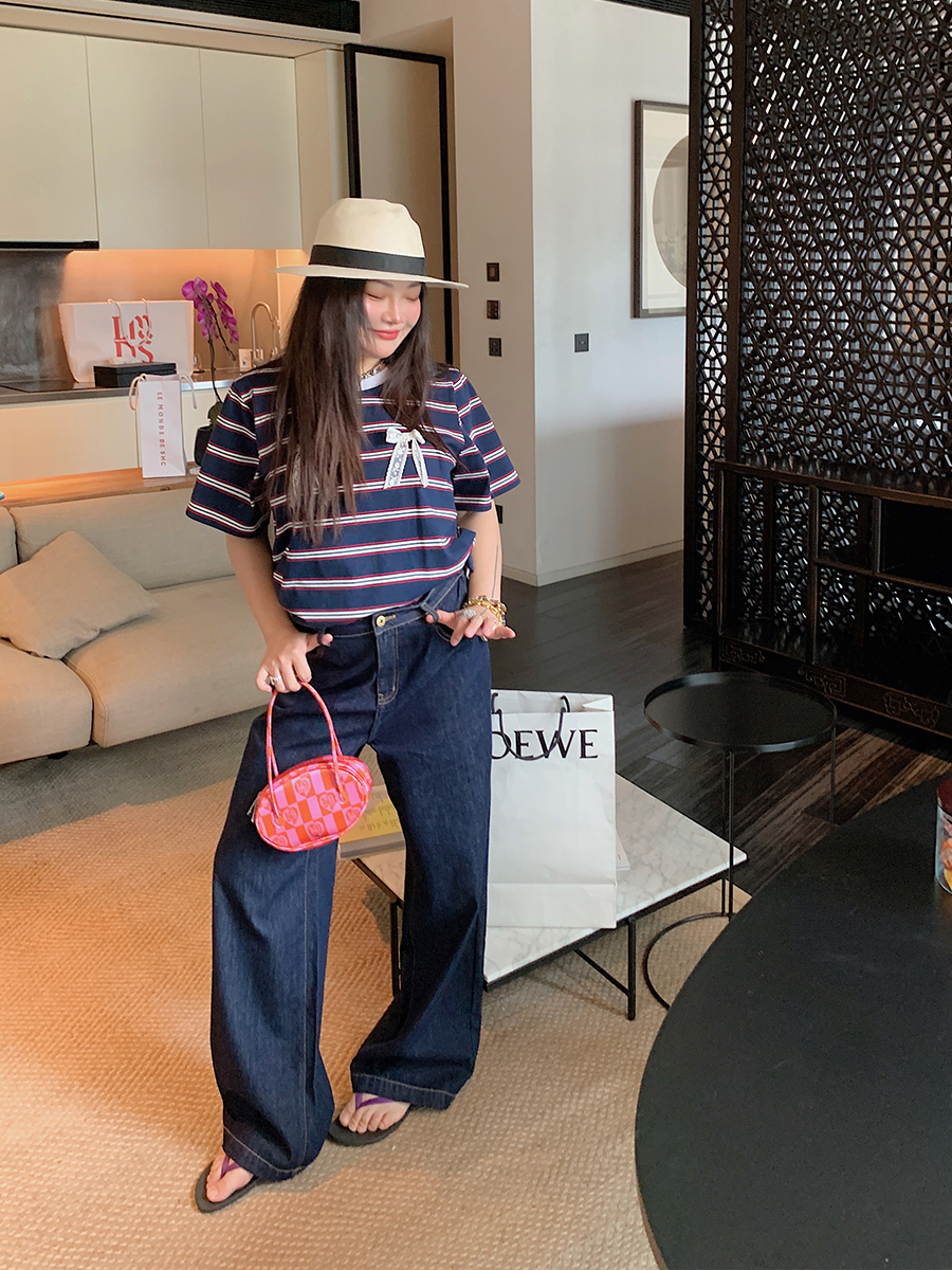 Plus-Size Women's A-Style Mid-Length Skirt & Straight-Leg Jeans - Spring/Summer 2025 Fashion Essentials Plus-Size Women's A-Style Mid-Length Skirt & Straight-Leg Jeans - Spring/Summer 2025 Fashion Essentials