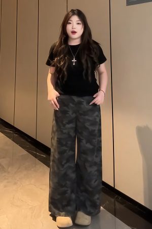 Plus-Size Women's American Retro Camouflage Flared Denim Pants â€“ Summer Wide-Leg Workwear Trousers for a Flattering Fit