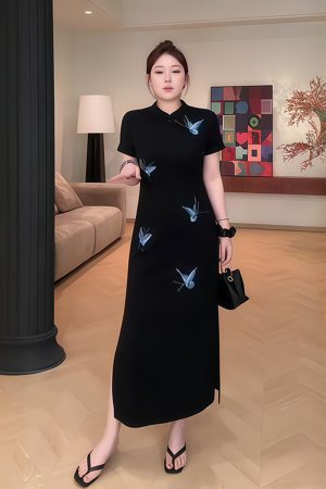 Plus-Size Women's Chinese Style Qipao Long Dress with Butterfly Embroidery, Elegant Split Design for Summer, National Wind Fashion