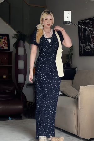 Plus-Size Women's Elegant French V-Neck Floral Dress with Lace Trim - Summer Long Dress for Curvy Style