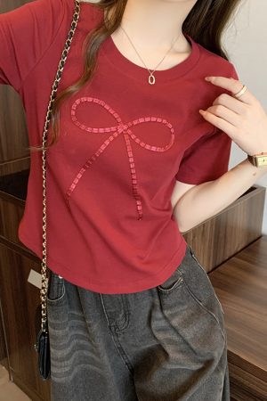 Plus-Size Women's French Bow Design Short Sleeve T-Shirt â€“ Flattering Summer Top for Curvy Figures, Versatile Style