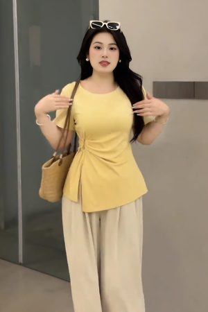 Plus-Size Women's French Design Summer Short-Sleeve T-Shirt, Unique Irregular Cut, Tummy-Covering Split Top for Curvy Styles