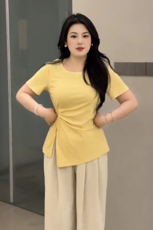 Plus-Size Women's French Design Summer Short-Sleeve T-Shirt, Unique Irregular Cut, Tummy-Covering Split Top for Curvy Styles