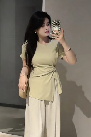 Plus-Size Women's French Design Summer Short-Sleeve T-Shirt, Unique Irregular Cut, Tummy-Covering Split Top for Curvy Styles