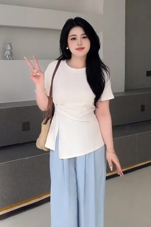 Plus-Size Women's French Design Summer Short-Sleeve T-Shirt, Unique Irregular Cut, Tummy-Covering Split Top for Curvy Styles