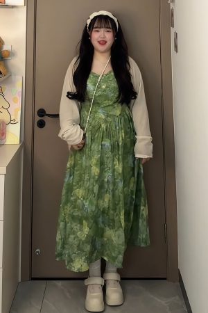 Plus-Size Women's French Floral Green Dress - Spring/Summer, Tummy-Covering, Slimming Design, Ideal for Pear-Shaped Figures, Adjustable Straps