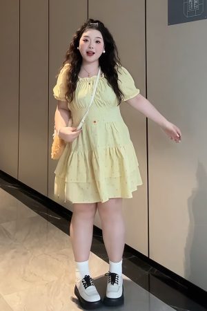 Plus-Size Women's French Polka Dot Puff Sleeve Dress, Square Neck, Waist-Cinching, Summer Fashion for Curvy Figures, Youthful Style