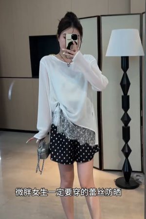 Plus-Size Women's French Retro Lace Spliced Hollow Back Long Sleeve T-Shirt - Stylish Summer Top for Curvy Figures