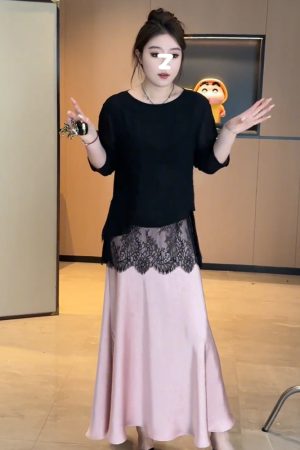 Plus-Size Women's French Retro Lace Spliced Hollow Back Long Sleeve T-Shirt - Stylish Summer Top for Curvy Figures