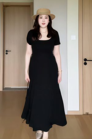 Plus-Size Women's French-Style Square-Neck Short Sleeve Dress - Flattering A-Line Design for Curvy Figures - Summer Essential