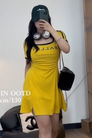 Plus-Size Women's French-Style U-Neck Dress - Flattering Summer Dress for Curvy Figures, Sporty Short Skirt Design