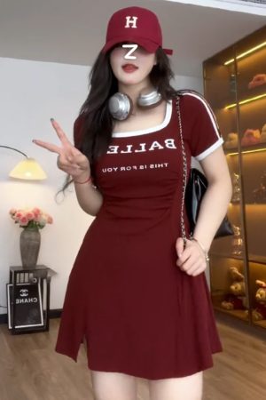 Plus-Size Women's French-Style U-Neck Dress - Flattering Summer Dress for Curvy Figures, Sporty Short Skirt Design