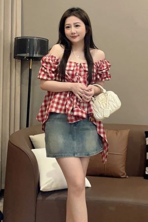 Plus Size Women's Irregular Hem Plaid Shirt - Slimming Youthful Blouse for a Unique 90s Inspired Outfit
