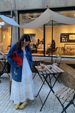 Plus Size Women's Lace Cake Skirt - Mid-Length White Skirt for Spring & Autumn, Stylish Half-Length Design