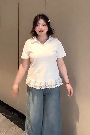 Plus-Size Women's Lace Patchwork Bow Short-Sleeve T-Shirt - Summer Sweet Slimming Lapel Top for Curvy Girls