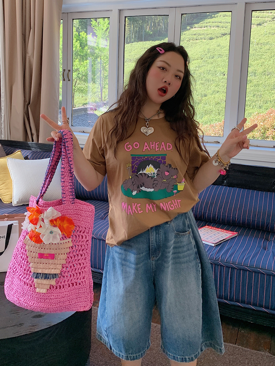 Plus Size Women's Loose Denim Shorts - Summer 2025 Slimming Five-Point Style for Casual Y2K Vibe Plus Size Women's Loose Denim Shorts - Summer 2025 Slimming Five-Point Style for Casual Y2K Vibe