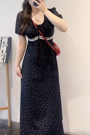Plus-Size Women's Polka Dot Slimming Dress, Short Sleeve Summer Style, High-End French Temperament, Chic and Stylish for Everyday Wear