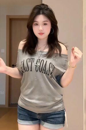 Plus-Size Women's Retro Letter Print Short-Sleeve T-Shirt - 2025 Summer Slanted Shoulder Top for Curvy Fashionistas