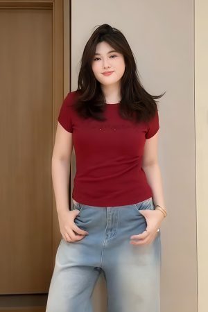 Plus-Size Women's Rhinestone Letter Cropped T-Shirt, American Style Slim Fit Short Sleeve Top for Summer Casual Wear