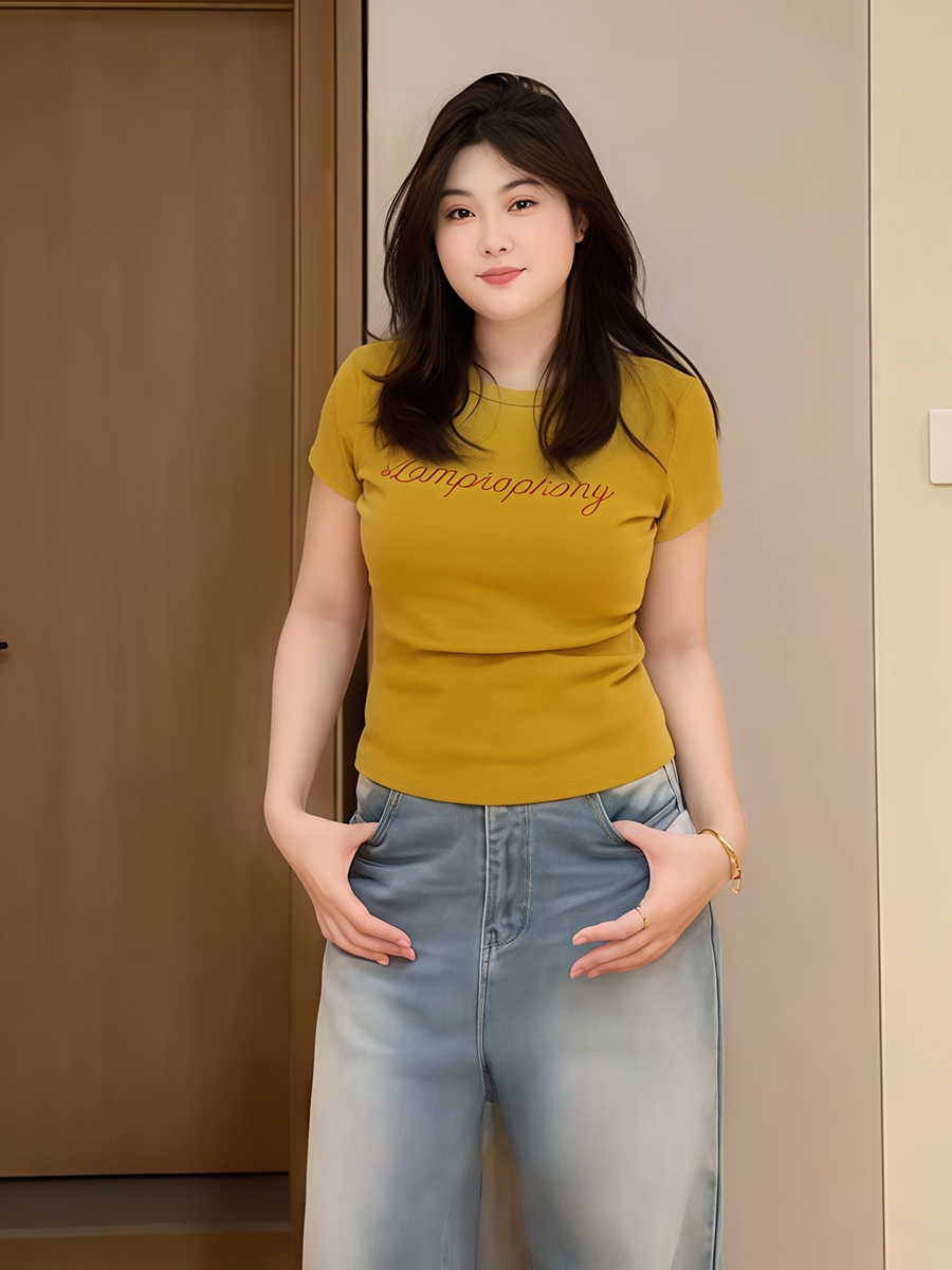 Plus-Size Women's Rhinestone Letter Cropped T-Shirt, American Style Slim Fit Short Sleeve Top for Summer Casual Wear Plus-Size Women's Rhinestone Letter Cropped T-Shirt, American Style Slim Fit Short Sleeve Top for Summer Casual Wear