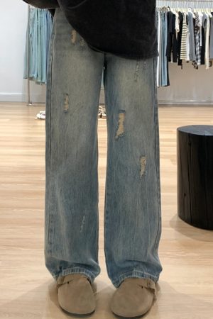 Plus-Size Women's Ripped Wide Leg Jeans for Pear-Shaped Bodies, Loose Straight Fit, Casual Y2K Style