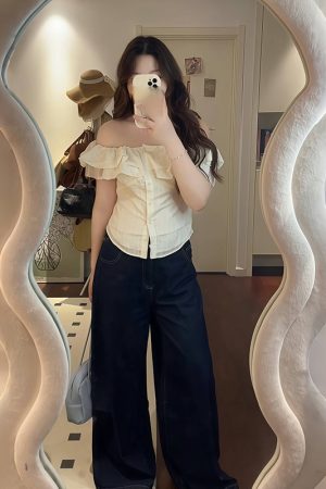 Plus Size Women's Ruffled Off-Shoulder Short Sleeve Shirt - Flattering Summer Style for Curvy Women