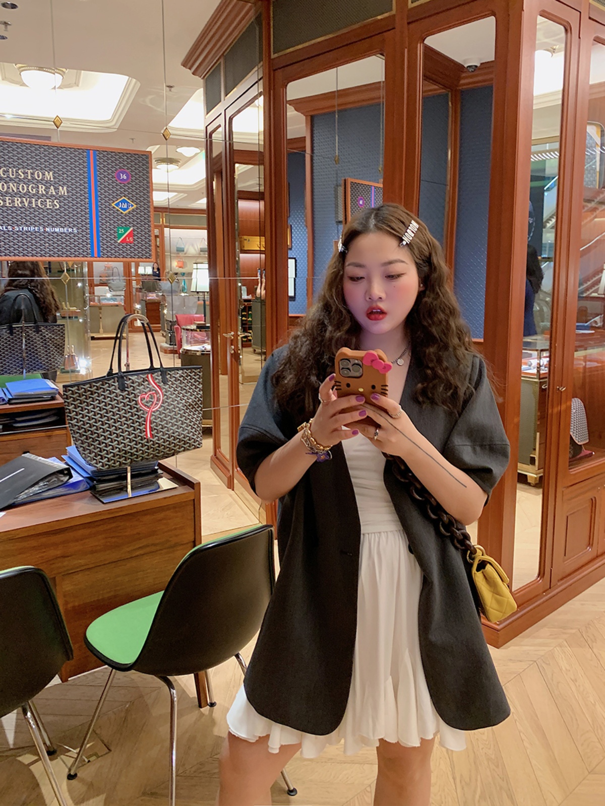 Plus-Size Women's Short-Sleeved Blazer, No Collar, Thin Summer Suit Jacket in Gray - High-End Quality Fashion Outerwear Plus-Size Women's Short-Sleeved Blazer, No Collar, Thin Summer Suit Jacket in Gray - High-End Quality Fashion Outerwear