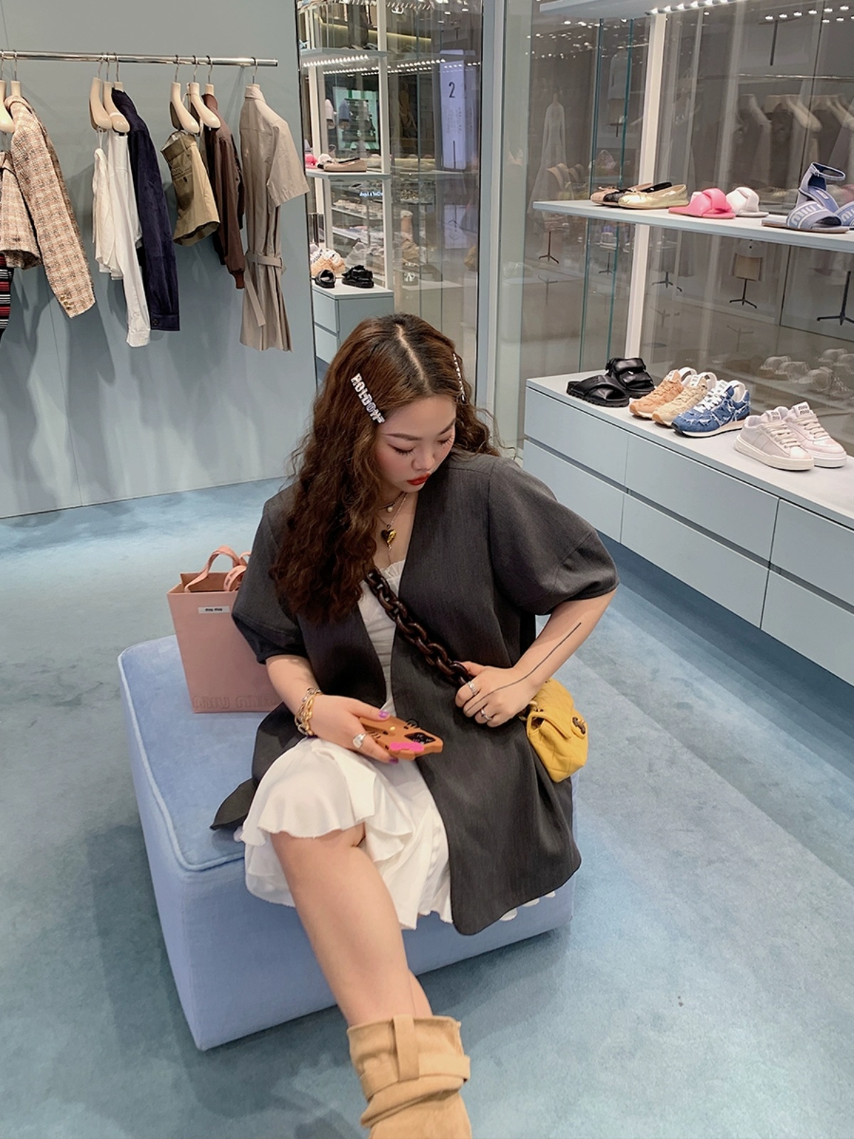 Plus-Size Women's Short-Sleeved Blazer, No Collar, Thin Summer Suit Jacket in Gray - High-End Quality Fashion Outerwear Plus-Size Women's Short-Sleeved Blazer, No Collar, Thin Summer Suit Jacket in Gray - High-End Quality Fashion Outerwear